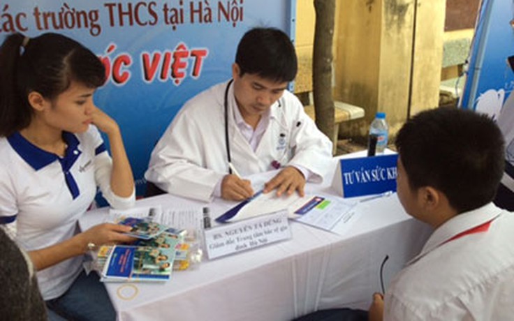 Hơn 1.000 học sinh THCS Chu Văn An được khám, tư vấn phát triển chiều cao