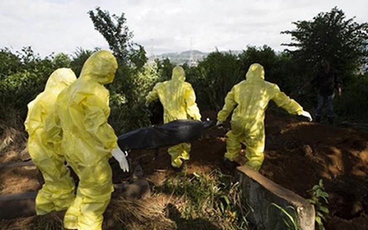Người chết vì Ebola lên đến 4.950