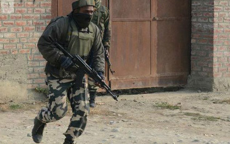 Ấn Độ và Pakistan đấu súng ở Kashmir