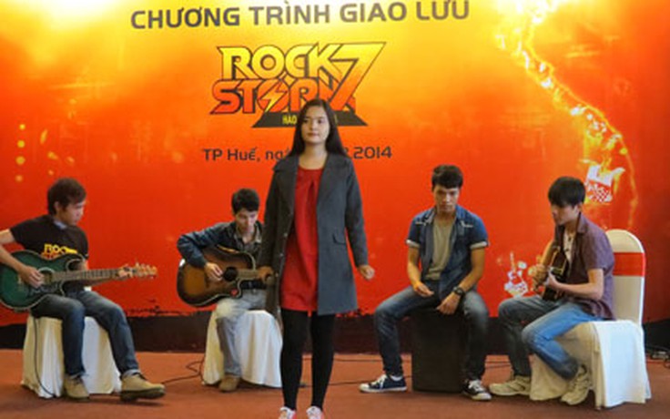 Khán giả Huế cuồng nhiệt trước 'cơn bão' Rockstorm 7