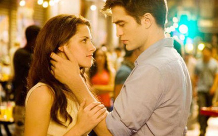 Sao “Twilight” bỏ phim lo cưới?
