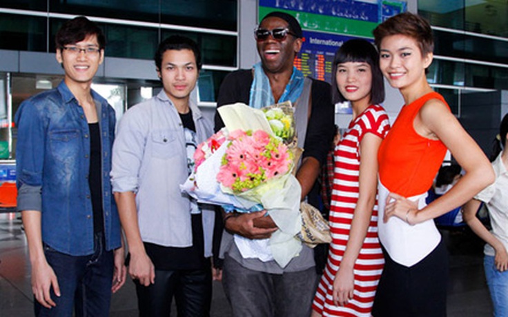 Next Top Model 2013: Top 4 rạng rỡ đón giám khảo Mỹ