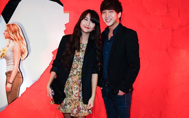 Hot teen dập dìu đi xem phim "Tình yêu Zombie"