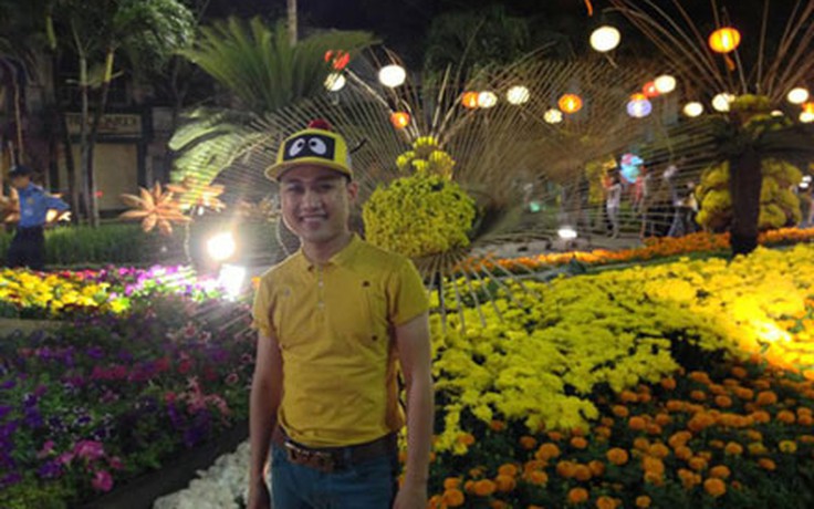 Bắt gặp Don Nguyễn "nhắng nhít" ở đường hoa Sài Gòn