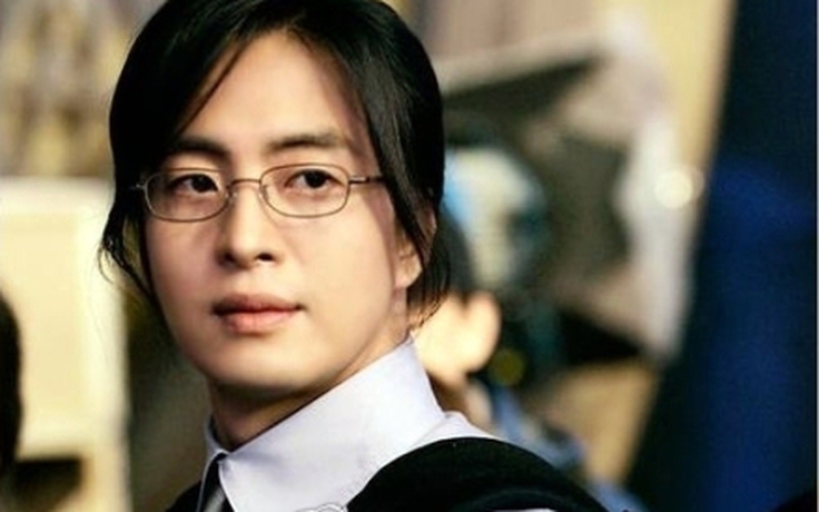 Bae Yong Joon kiếm tiền khủng nhất giới sao Hàn