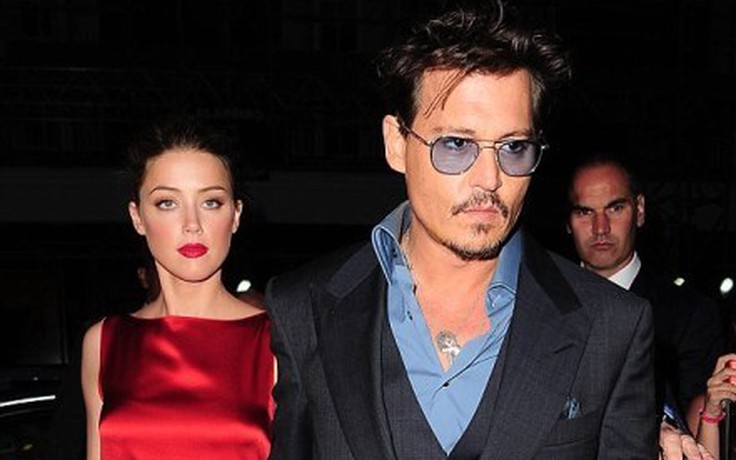 Johnny Depp không cô độc trong buổi ra mắt phim ‘Kỵ sĩ cô độc’