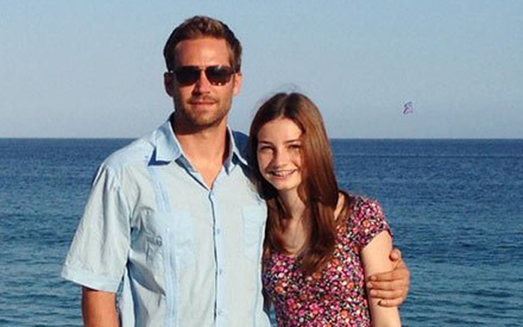 Con gái Paul Walker không chịu bà nội giám sát