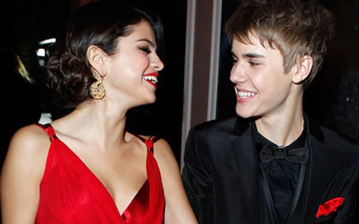 Justin Bieber và Selena Gomez tưng bừng bên nhau mừng sinh nhật bạn