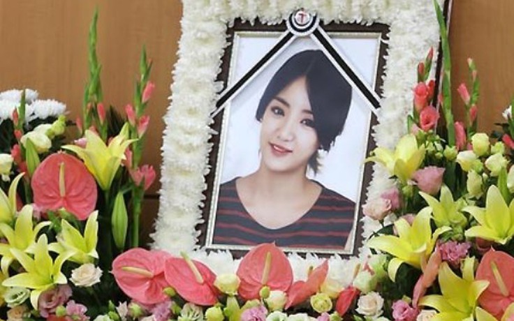 Thiệt mạng trong tai nạn, thành viên Ladies’ Code được fan hoàn thành ước mơ