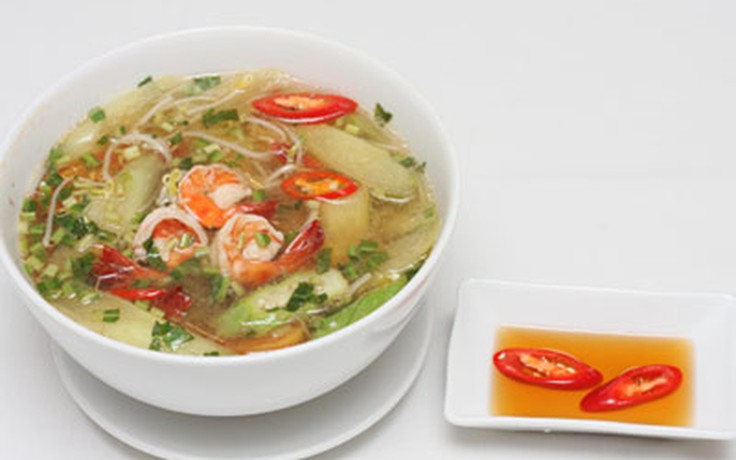 Thử nấu canh chua bằng tôm thay cho cá nào