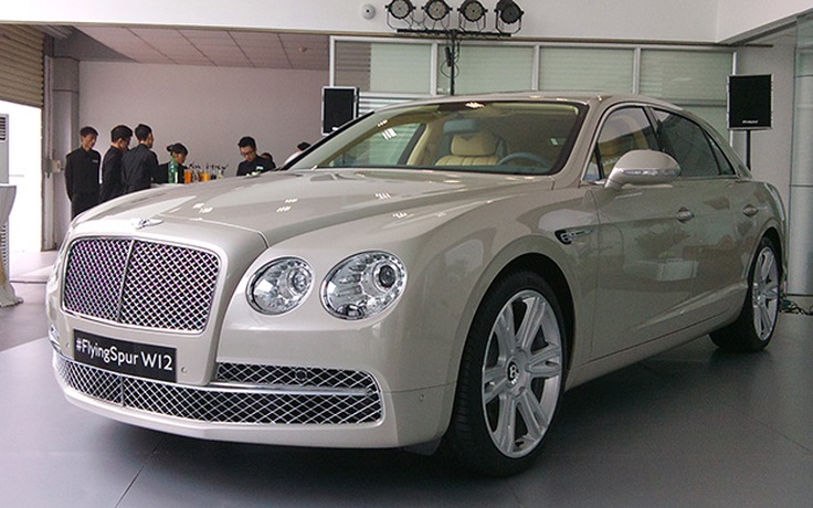 Cận cảnh Continental Flying Spur 2014 tại Việt Nam