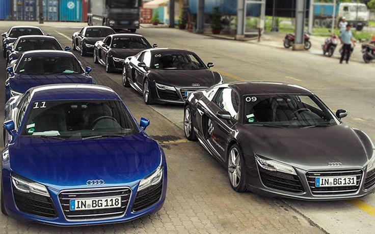 Dàn siêu xe Audi R8 đổ bộ VN chờ vượt biển đến Phú Quốc