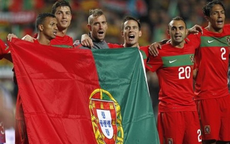 Ronaldo trổ tài sút phạt, BĐN đến EURO 2012