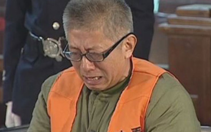 Phó chủ tịch LĐBĐ khóc trước tòa