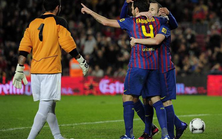 Barca mất Iniesta 2 tuần sau chiến thắng 9-0