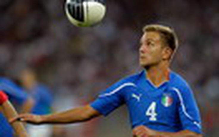 Hậu vệ bị nghi ngờ bán độ được trở lại tuyển Ý