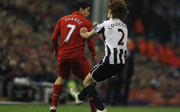 HLV Newcastle bênh vực Coloccini