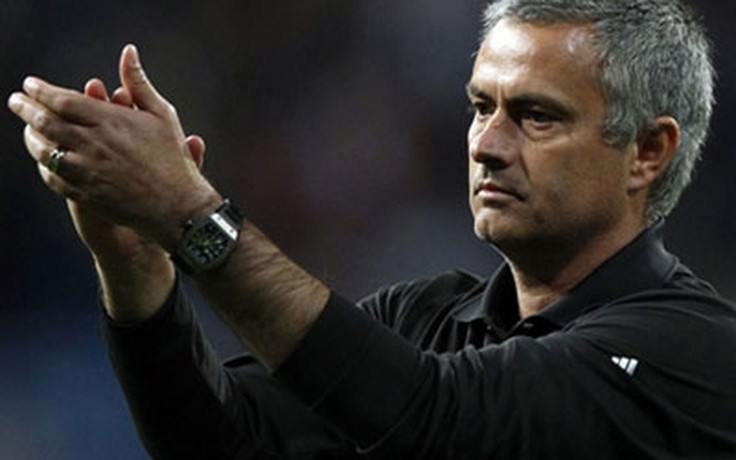 Mourinho bị truất quyền chỉ đạo