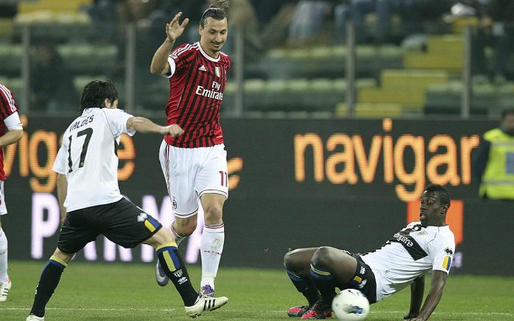 Juve và Milan cùng thắng đậm sân khách