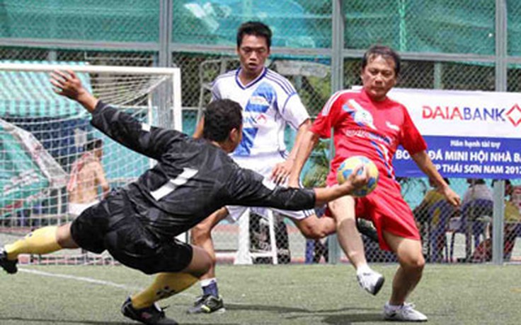 Giải bóng đá Hội Nhà báo TP.HCM 2012: Báo Thanh Niên thắng đương kim vô địch