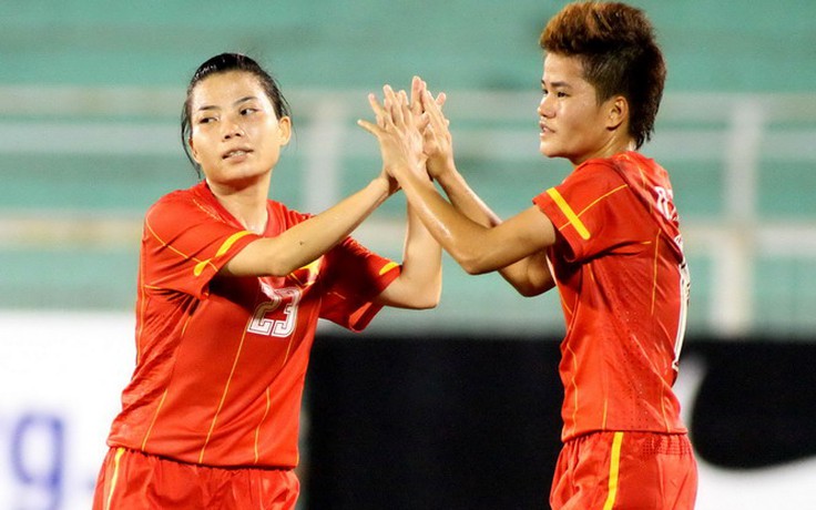 Nữ Việt Nam thắng đậm Singapore 10-0 trong ngày ra quân