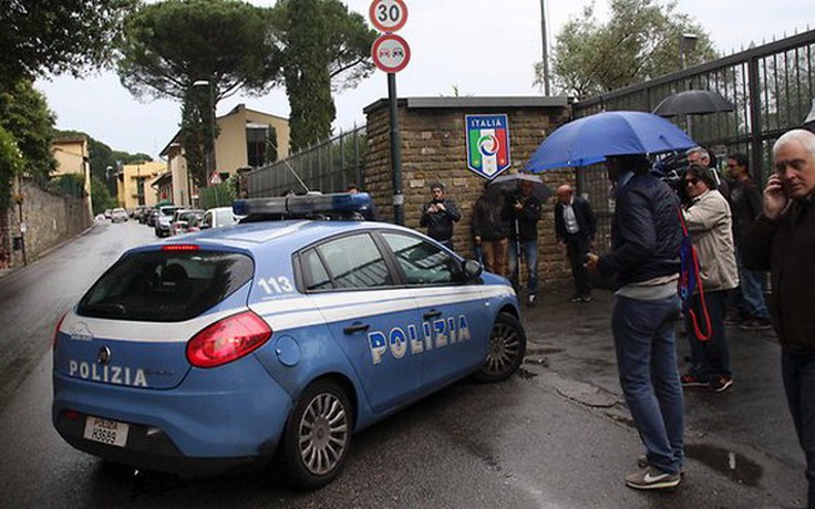 Rúng động: Cảnh sát bất ngờ “bố ráp” trụ sở 41 đội bóng Ý