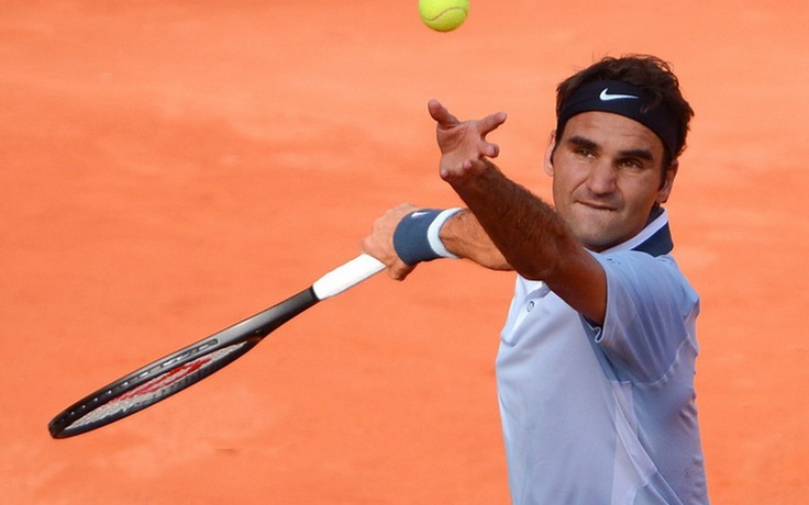 Federer vào tứ kết Hamburg 2013