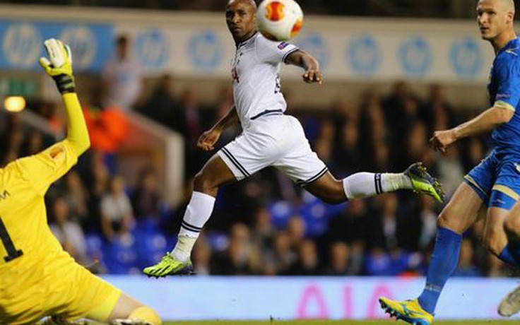 Tottenham, Swansea thắng đậm