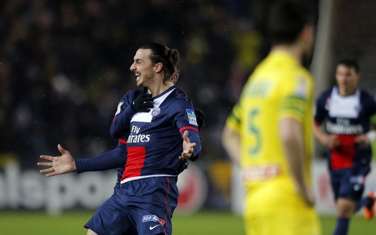 Ibrahimovic đưa PSG vào chung kết League Cup