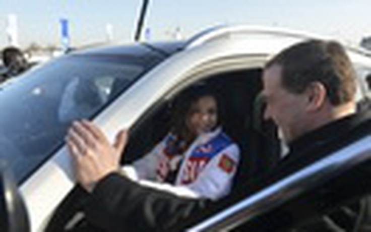 VĐV Nga có huy chương Olympic Sochi được thưởng xe sang