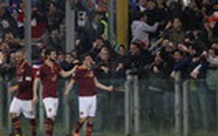 AS Roma 2-1 Torino: Quà mừng cho Totti