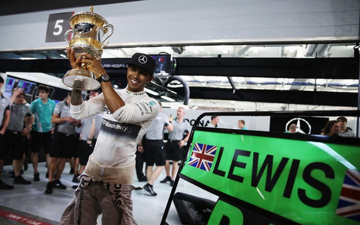 Hamilton tiếp tục tỏa sáng ở Bahrain Grand Prix