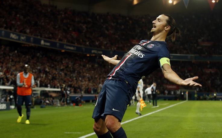 Ibrahimovic giúp PSG đại thắng, Lyon khủng hoảng