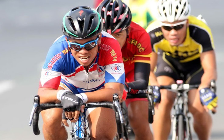 Cua rơ Đỗ Tuấn Anh đoạt áo vàng Cuộc đua xe đạp xuyên Việt