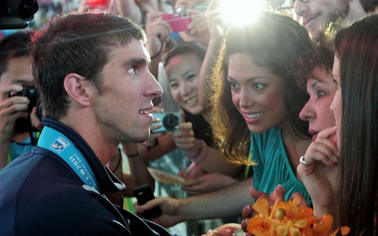 Kình ngư Michael Phelps cầu hôn bạn gái hoa hậu