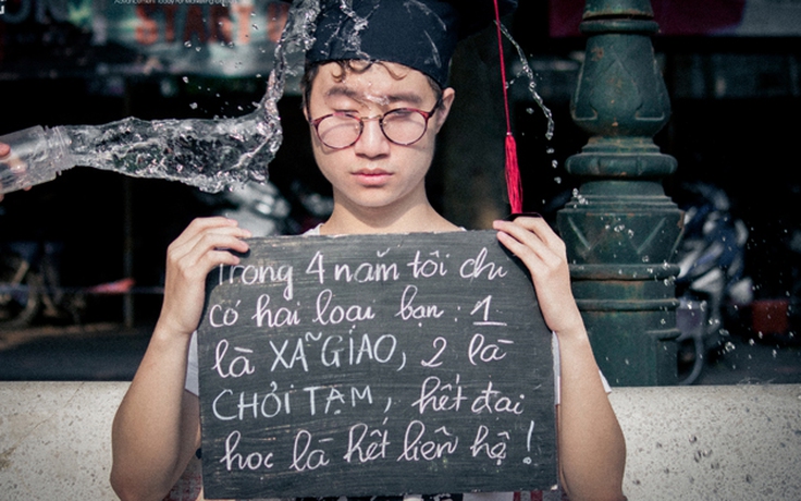 Bộ ảnh ‘Trước khi tốt nghiệp đại học, tôi muốn…’ khiến sinh viên suy ngẫm