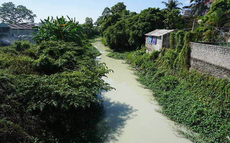 Nước thải từ chế tác đá bức tử kênh nhà Lê ở Thanh Hóa