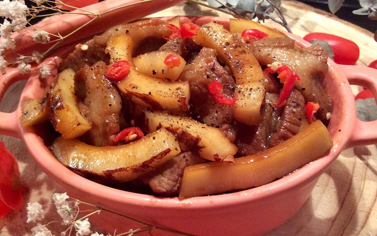 Thịt kho dừa - món ngon bình dân những ngày Hà Nội giãn cách