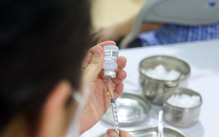 Một số địa phương không tiếp nhận, Bộ Y tế 'ế' vắc xin Covid-19