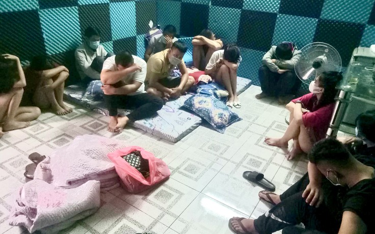 35 nam, nữ tụ tập ở nhà nghỉ nghi dùng ma túy khi đang giãn cách xã hội