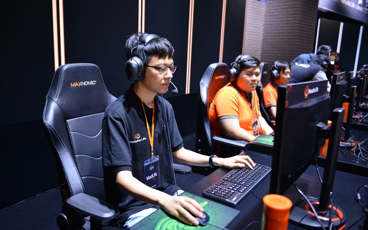 Game thủ Việt gặp huyền thoại LMHT Hàn Quốc tại Hanwha Life Esports