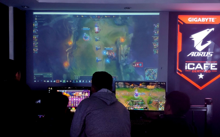 Eagle Gaming - Phòng máy đầu tiên trang bị màn hình 'chất' Aorus AD27QD