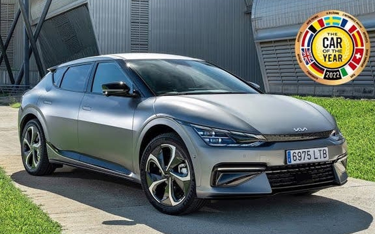 Ô tô điện KIA EV6 sắp bán tại Việt Nam ‘ẵm’ giải Xe của năm 2022