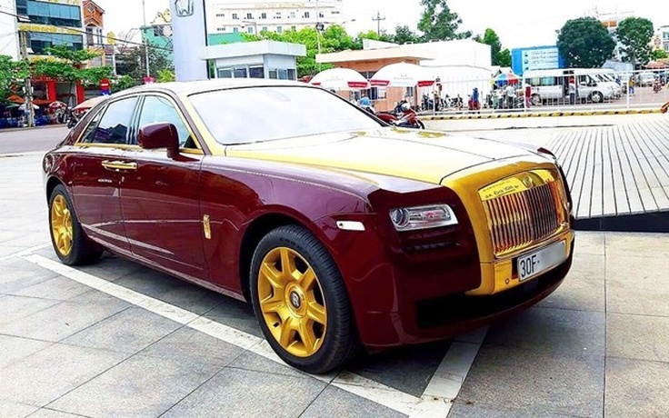 Xe Rolls-Royce Ghost mạ vàng của ông Trịnh Văn Quyết hạ giá, đấu giá lần 2