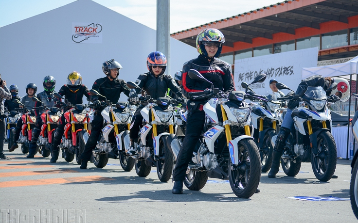 Hàng trăm biker Việt trải nghiệm dàn xe BMW Motorrad tại trường đua