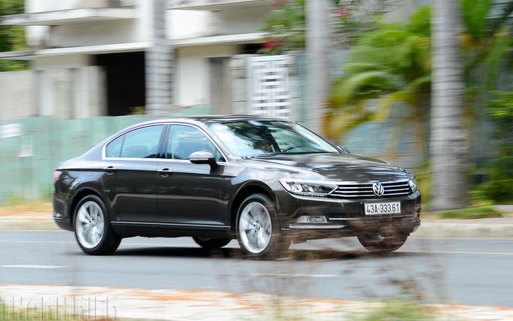 Volkswagen Passat Bluemotion: ‘Tốt gỗ hơn tốt nước sơn’