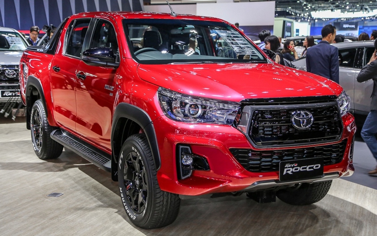 Toyota Hilux Revo Rocco lắp động cơ mới, cạnh tranh Ford Ranger