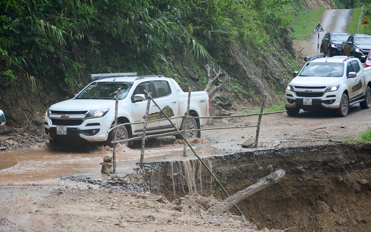 Chevrolet Colorado dọc miền biên viễn: Vượt núi sạt, ngược thác sông