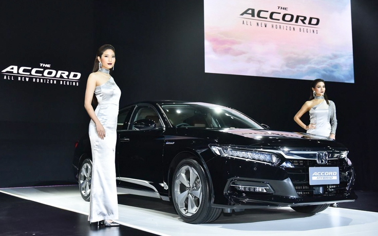 Honda công bố giá bán Accord 2019, thách thức Toyota Camry