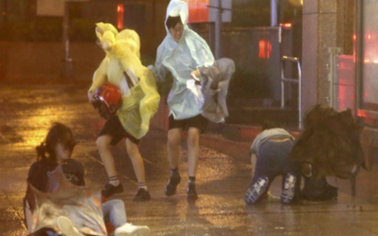 Siêu bão Soudelor vào Đài Loan, 4 người chết, 1 mất tích